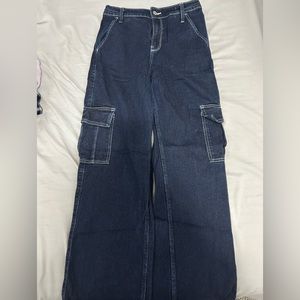 Hollister high rise cargo jeans W26 L31